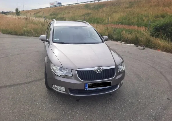 Skoda Superb cena 25500 przebieg: 190000, rok produkcji 2010 z Wrocław małe 37